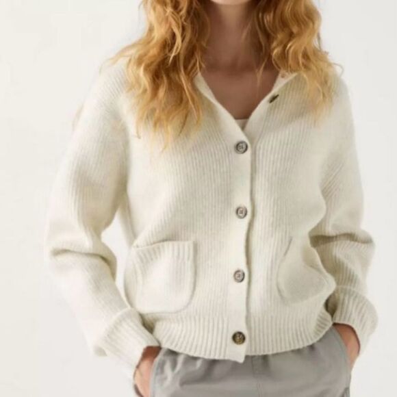 Uniqlo Cream Women's Cardigan Sweater XS Cropped Buttoned Soft Ribbed Knit Cozy - Picture 1 of 11